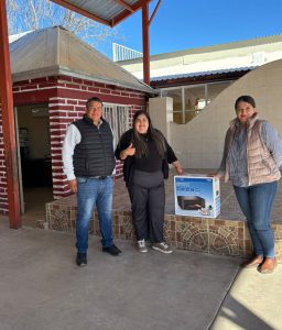 SE ENTREGA APOYO DE MATERIAL EDUCATIVO